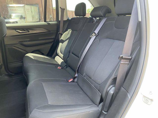 2023 Jeep Grand Cherokee Laredo 4x4