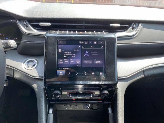 2023 Jeep Grand Cherokee Laredo 4x4