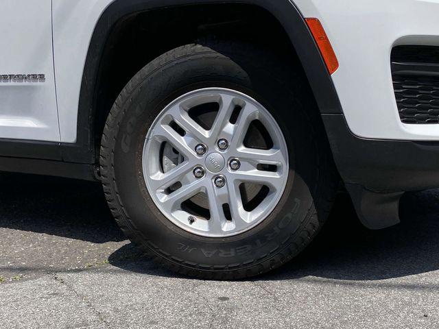 2023 Jeep Grand Cherokee Laredo 4x4