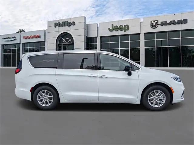 2024 Chrysler Pacifica PACIFICA TOURING L