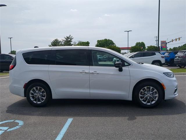 2024 Chrysler Pacifica PACIFICA TOURING L AWD