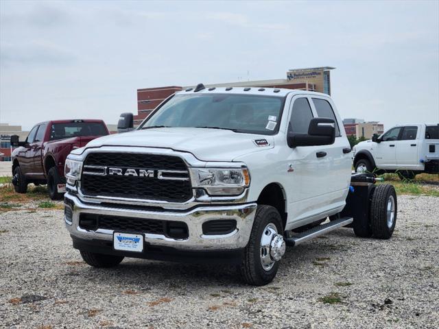 2024 RAM Ram 3500 Chassis Cab RAM 3500 TRADESMAN CREW CAB CHASSIS 4X4 60 CA