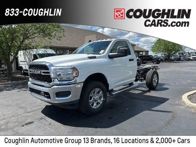 2024 RAM Ram 3500 Chassis Cab RAM 3500 TRADESMAN CHASSIS REGULAR CAB 4X4 60 CA 2024 RAM Ram 3500 Chassis Cab RAM 3500 TRADESMAN CHASSIS REGULAR CAB 4X4 60 CA