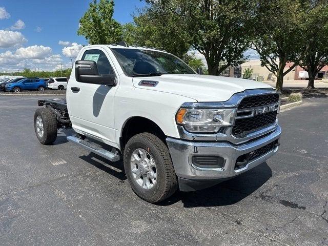 2024 RAM Ram 3500 Chassis Cab RAM 3500 TRADESMAN CHASSIS REGULAR CAB 4X4 60 CA 2024 RAM Ram 3500 Chassis Cab RAM 3500 TRADESMAN CHASSIS REGULAR CAB 4X4 60 CA