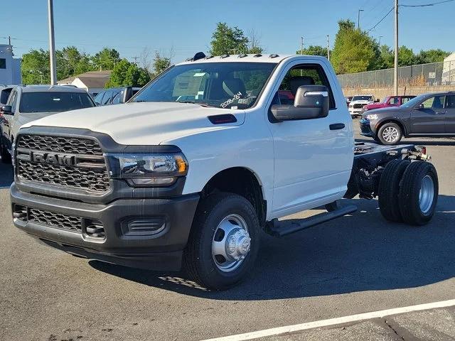 2024 RAM Ram 3500 Chassis Cab RAM 3500 TRADESMAN CHASSIS REGULAR CAB 4X4 60 CA