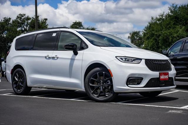 2024 Chrysler Pacifica PACIFICA TOURING L AWD