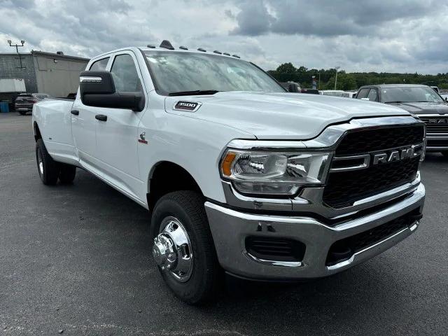 2024 RAM Ram 3500 RAM 3500 TRADESMAN CREW CAB 4X4 8 BOX