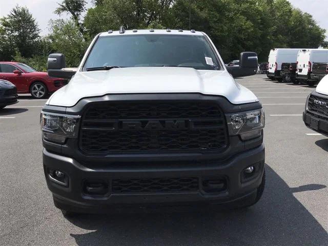 2024 RAM Ram 3500 Chassis Cab RAM 3500 TRADESMAN CHASSIS REGULAR CAB 4X4 84 CA