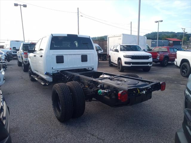 2024 RAM Ram 3500 Chassis Cab RAM 3500 TRADESMAN CREW CAB CHASSIS 4X4 60 CA