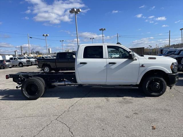2024 RAM Ram 3500 Chassis Cab RAM 3500 TRADESMAN CREW CAB CHASSIS 4X4 60 CA 2024 RAM Ram 3500 Chassis Cab RAM 3500 TRADESMAN CREW CAB CHASSIS 4X4 60 CA