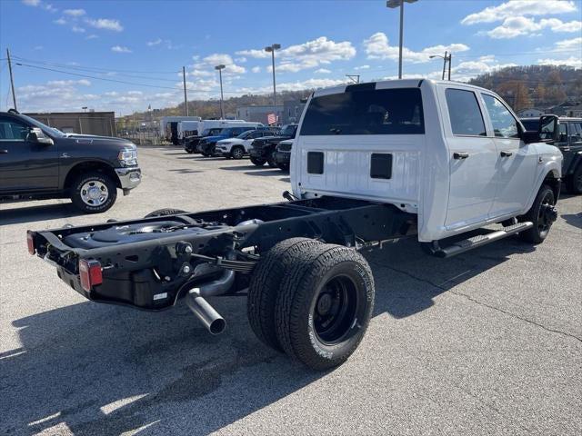 2024 RAM Ram 3500 Chassis Cab RAM 3500 TRADESMAN CREW CAB CHASSIS 4X4 60 CA 2024 RAM Ram 3500 Chassis Cab RAM 3500 TRADESMAN CREW CAB CHASSIS 4X4 60 CA