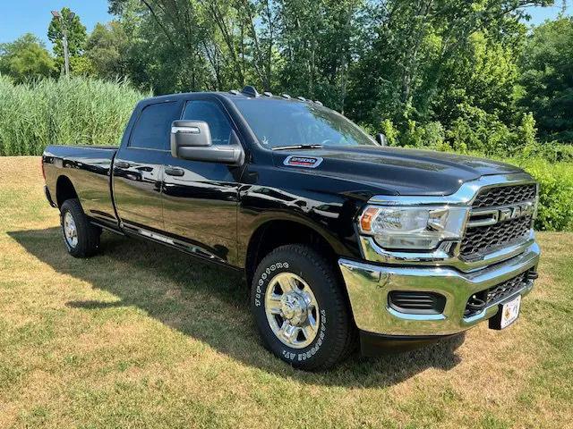 2024 RAM Ram 2500 RAM 2500 TRADESMAN CREW CAB 4X4 8 BOX