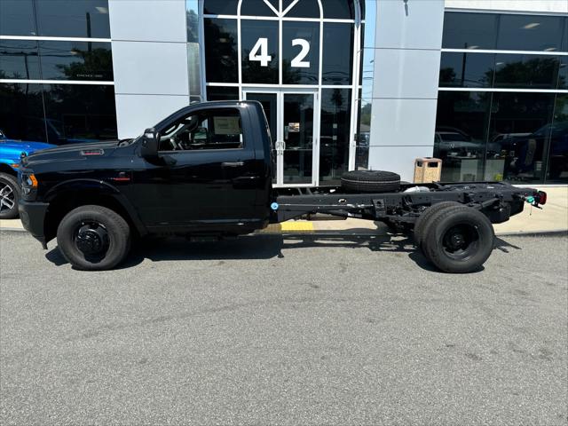 2024 RAM Ram 3500 Chassis Cab RAM 3500 TRADESMAN CHASSIS REGULAR CAB 4X4 84 CA