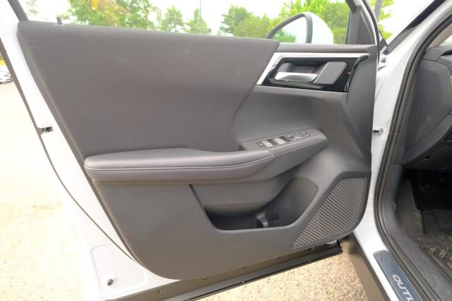 2024 Mitsubishi Outlander ES 2.5 S-AWC