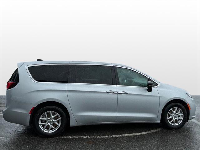 2024 Chrysler Pacifica PACIFICA TOURING