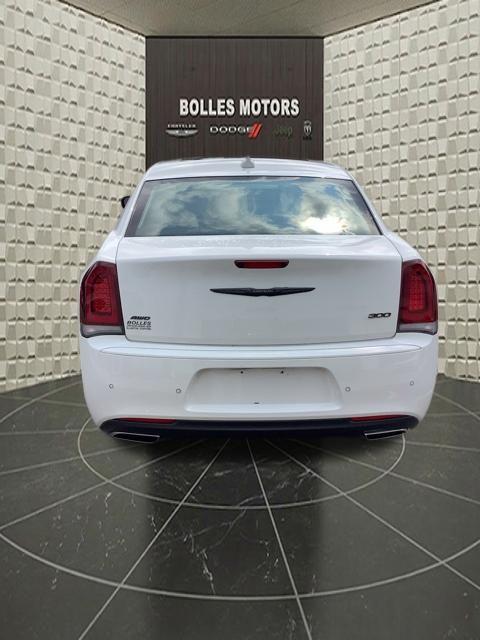 2023 Chrysler 300 Touring L AWD
