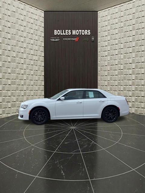 2023 Chrysler 300 Touring L AWD