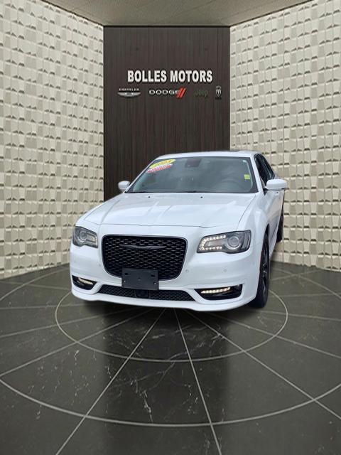 2023 Chrysler 300 Touring L AWD