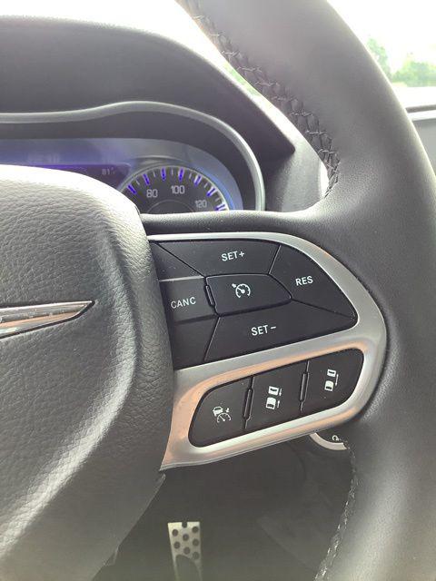 2023 Chrysler 300 Touring L AWD