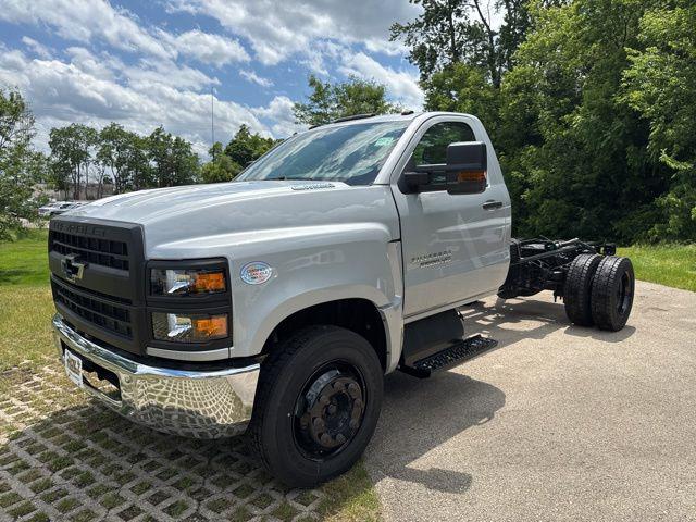 2024 Chevrolet Silverado 6500HD 1WT for sale in Hales Corners, WI