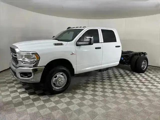 2024 RAM Ram 3500 Chassis Cab RAM 3500 TRADESMAN CREW CAB CHASSIS 4X4 60 CA