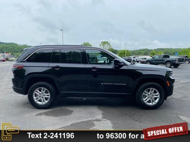 2024 Jeep Grand Cherokee GRAND CHEROKEE LAREDO 4X4