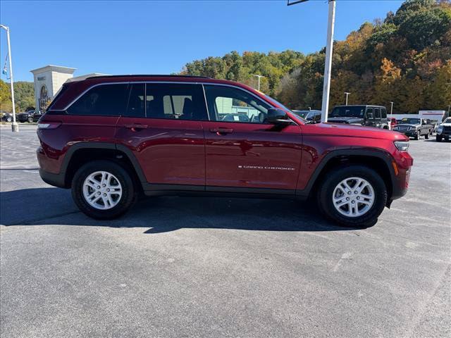 2024 Jeep Grand Cherokee GRAND CHEROKEE LAREDO 4X4 2024 Jeep Grand Cherokee GRAND CHEROKEE LAREDO 4X4