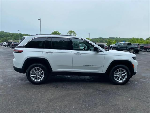 2024 Jeep Grand Cherokee GRAND CHEROKEE LAREDO 4X4