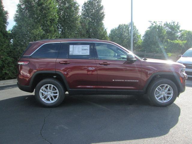 2024 Jeep Grand Cherokee GRAND CHEROKEE LAREDO X 4X4