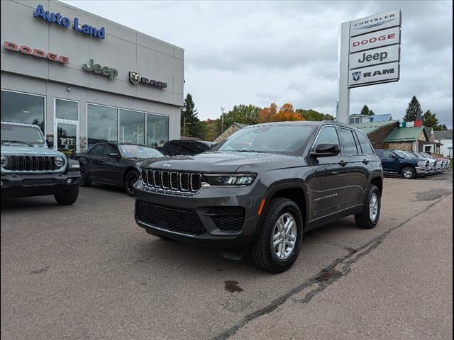 2024 Jeep Grand Cherokee GRAND CHEROKEE LAREDO 4X4