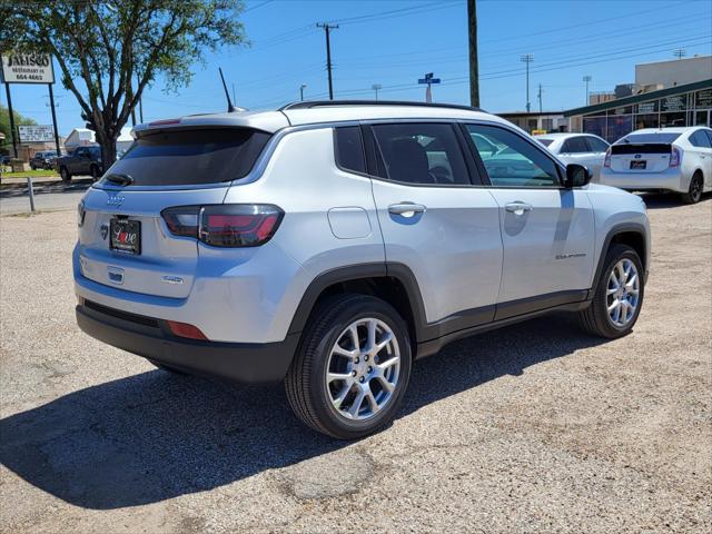 2024 Jeep Compass COMPASS LATITUDE LUX 4X4