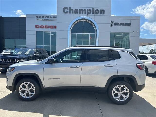 2024 Jeep Compass COMPASS LATITUDE 4X4