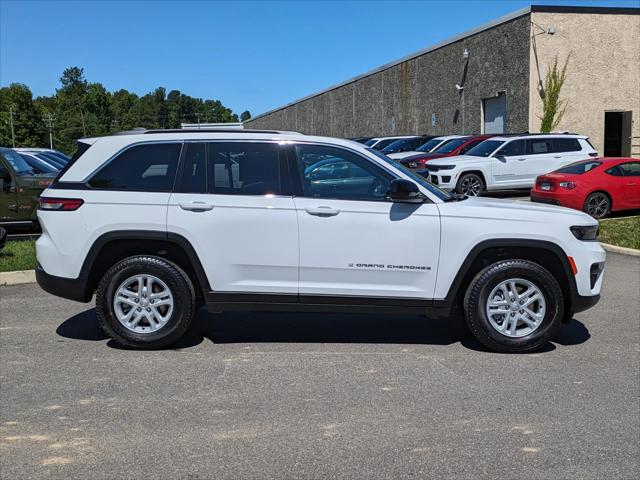 2024 Jeep Grand Cherokee GRAND CHEROKEE LAREDO 4X4