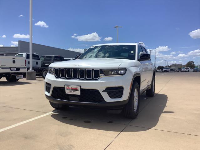 2024 Jeep Grand Cherokee GRAND CHEROKEE LAREDO 4X4