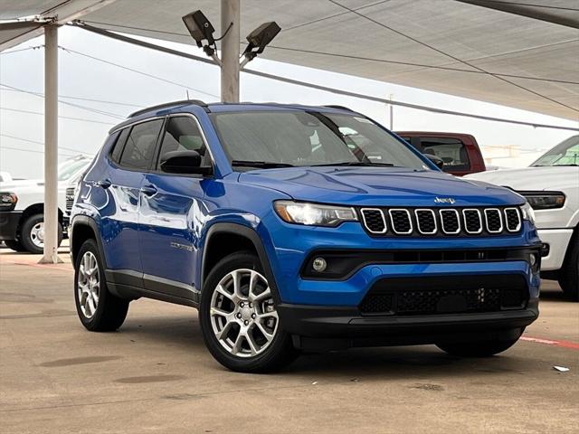 2024 Jeep Compass COMPASS LATITUDE LUX 4X4