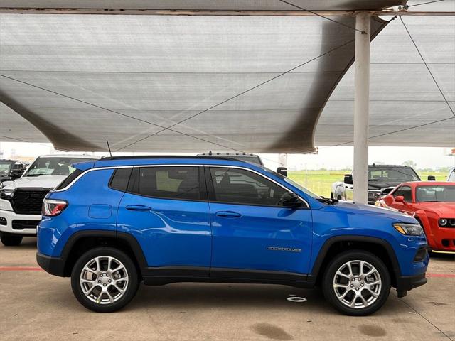 2024 Jeep Compass COMPASS LATITUDE LUX 4X4