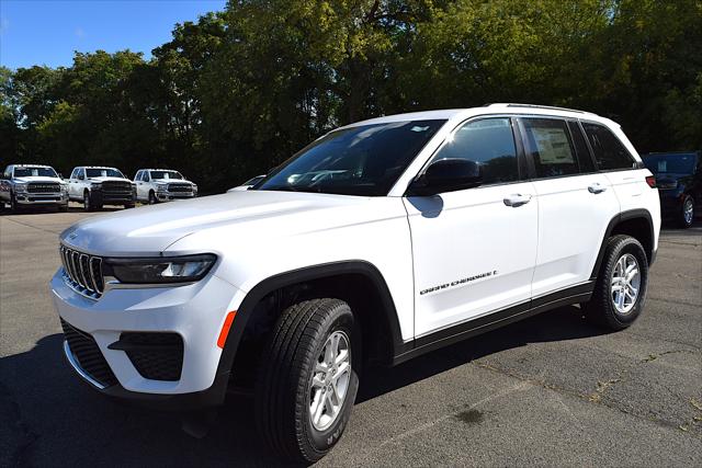 2024 Jeep Grand Cherokee GRAND CHEROKEE LAREDO 4X4