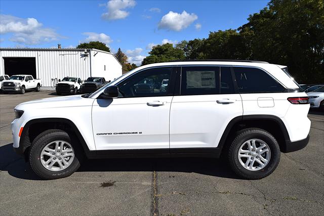 2024 Jeep Grand Cherokee GRAND CHEROKEE LAREDO 4X4