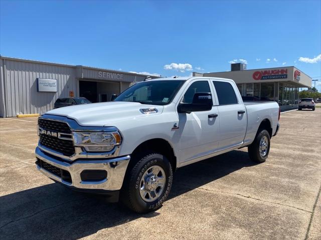 2023 RAM 3500 Tradesman Crew Cab 4x4 64 Box