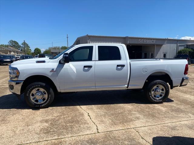 2023 RAM 3500 Tradesman Crew Cab 4x4 64 Box