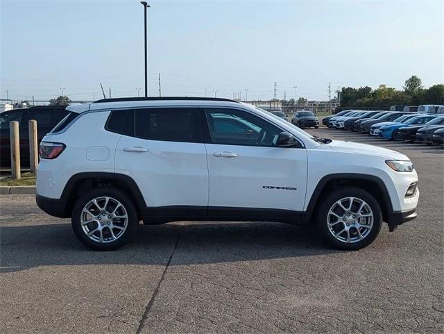 2024 Jeep Compass COMPASS LATITUDE LUX 4X4