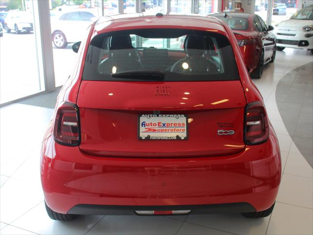 2024 Fiat 500e INSPI(RED) FWD