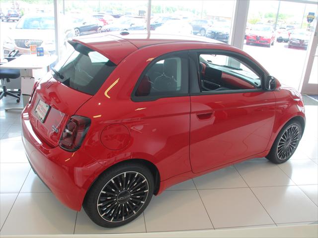 2024 Fiat 500e INSPI(RED) FWD
