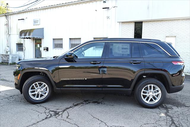 2024 Jeep Grand Cherokee GRAND CHEROKEE LAREDO X 4X4