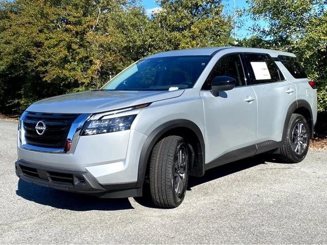 2024 Nissan Pathfinder S FWD