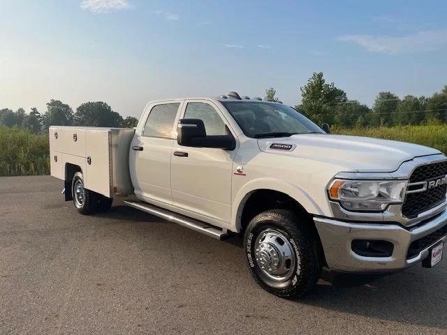 2024 RAM Ram 3500 Chassis Cab RAM 3500 TRADESMAN CREW CAB CHASSIS 4X4 60 CA