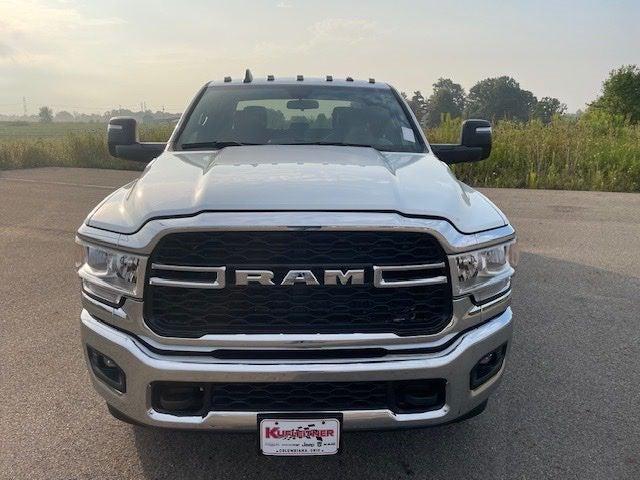 2024 RAM Ram 3500 Chassis Cab RAM 3500 TRADESMAN CREW CAB CHASSIS 4X4 60 CA