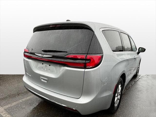 2024 Chrysler Pacifica PACIFICA TOURING