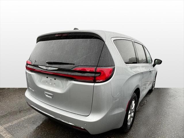 2024 Chrysler Pacifica PACIFICA TOURING