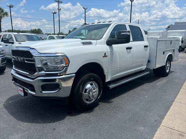 2024 RAM Ram 3500 Chassis Cab RAM 3500 TRADESMAN CREW CAB CHASSIS 4X4 60 CA